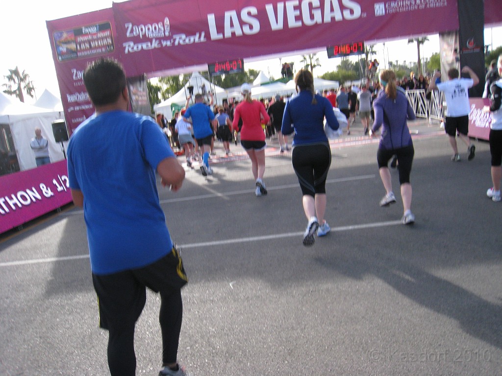 Las Vegas 2010 - Marathon 0951.JPG - The 2010 Las Vegas Fire - Ice and Sweat Tour. Half Marathon, Red Rock Canyon, Casinos, Valley of Fire.... and buffets!